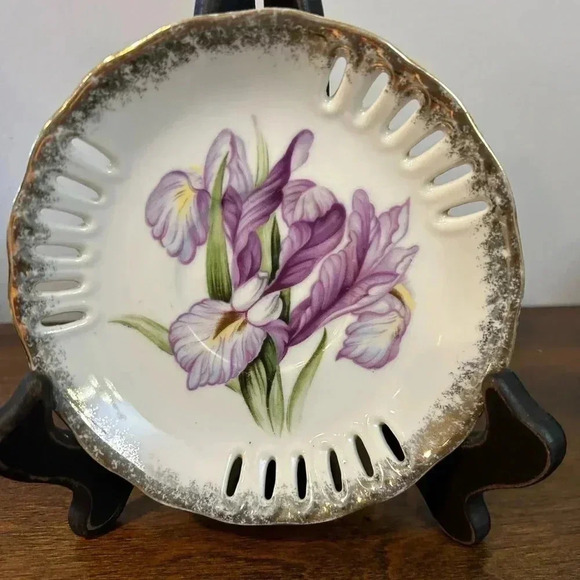 Vintage Yamaka China Japan Purple Iris Saucer in beautiful condition. - Picture 2 of 4